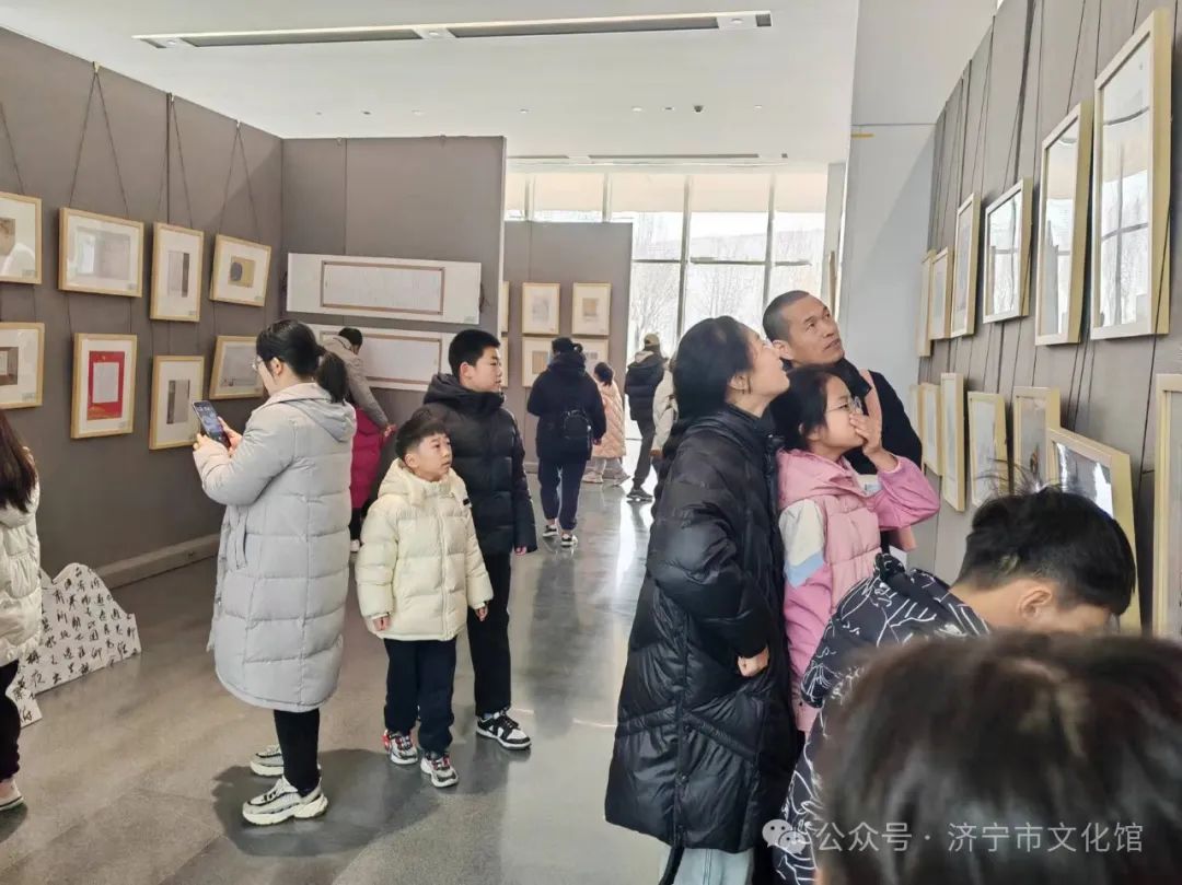 濟寧市文化館舉辦濟寧市第四屆青少年書畫優(yōu)秀作品展1.jpg